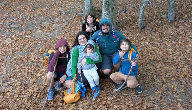 Família na floresta